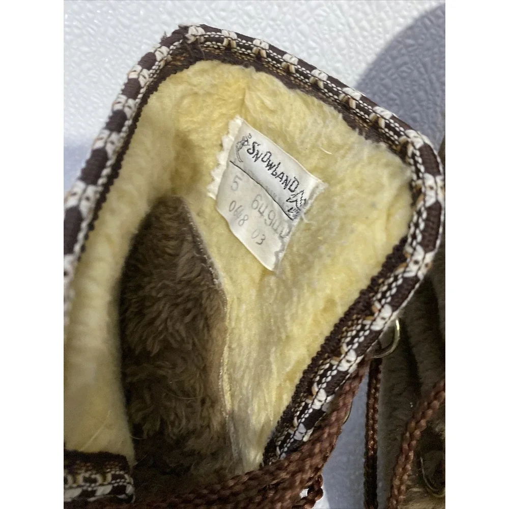 Snowland Snow Boots Women 5 Brown Excellent Vintage Faux Fur Mukluk Lace Up